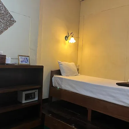 Tata Guesthouse Chiang Mai Extérieur photo